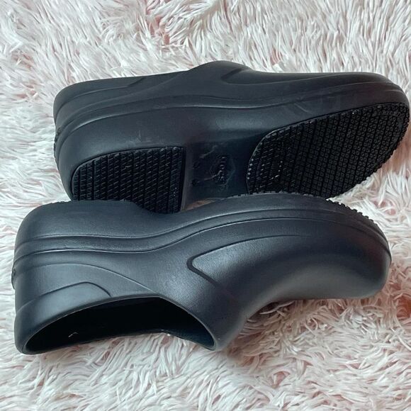 Black Crocs Clog style  - Picture 6 of 7